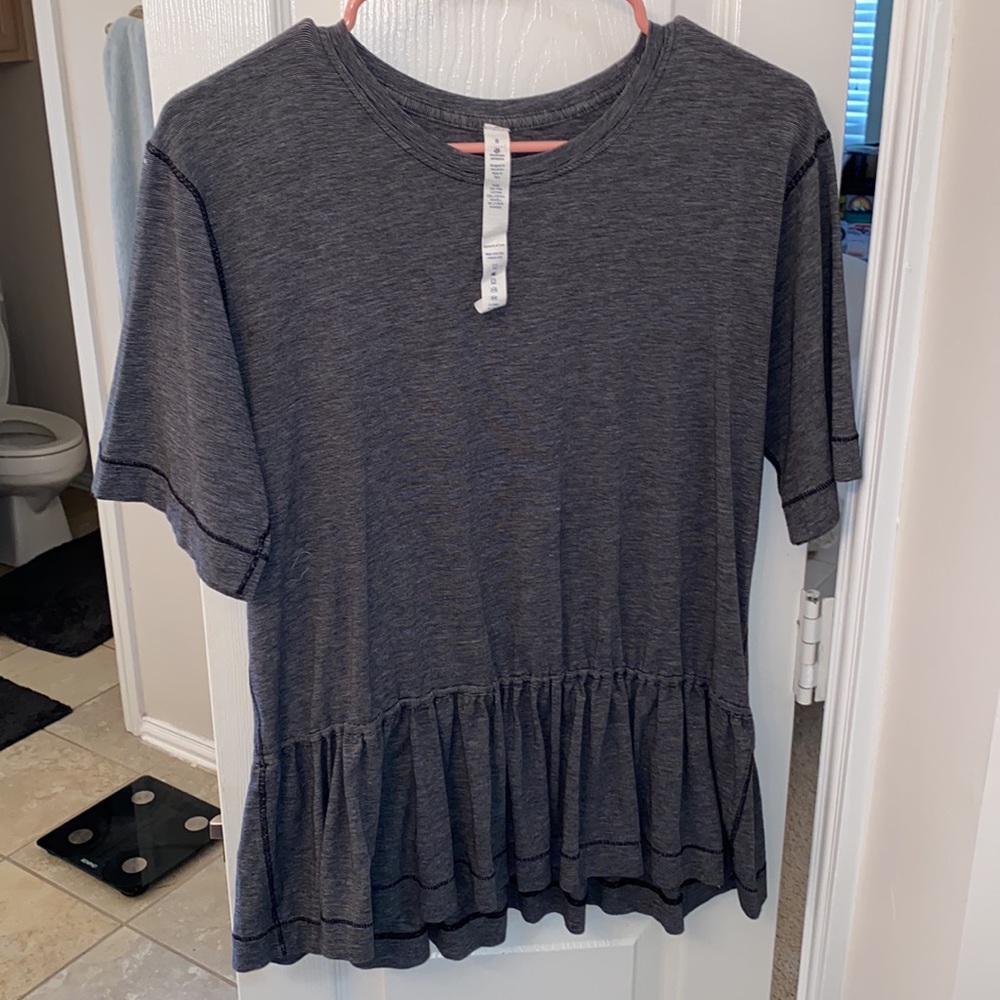 LULULEMON TOP